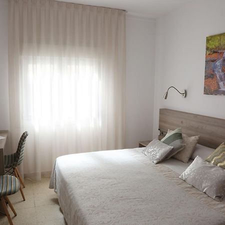 Hostal Torras Sant Hilari Sacalm Exterior photo