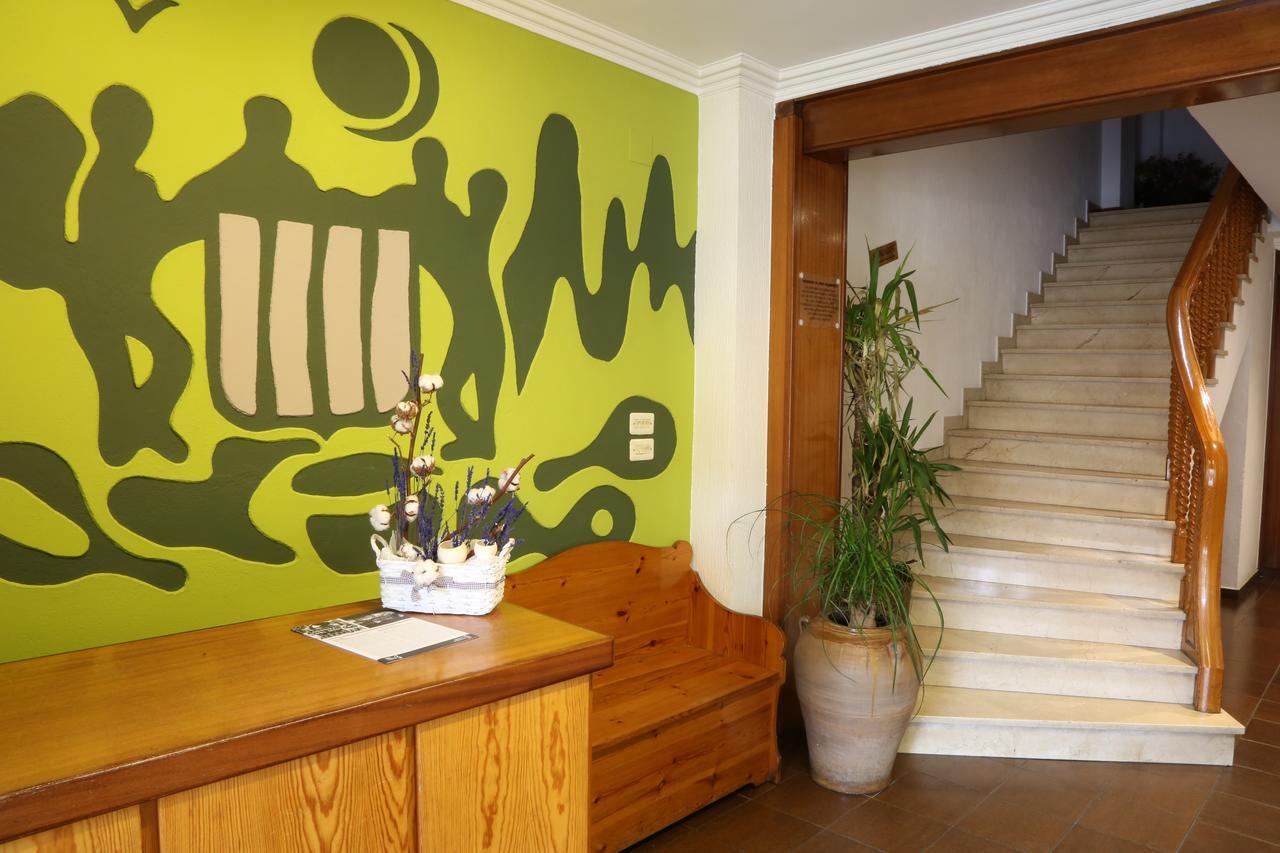 Hostal Torras Sant Hilari Sacalm Exterior photo